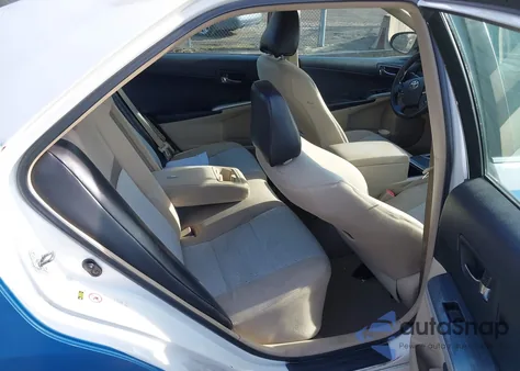 2012 Toyota Camry Hybrid Le z USA, uszkodzony, nr VIN 4T1BD1FK7CU010917